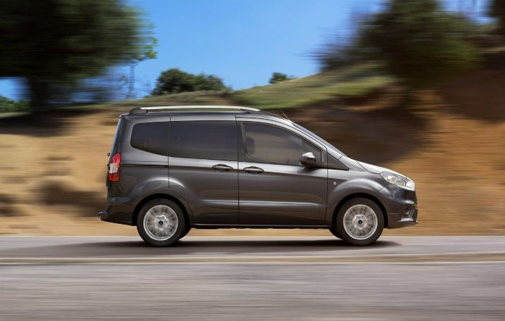 Ford Tourneo Courier Colorline