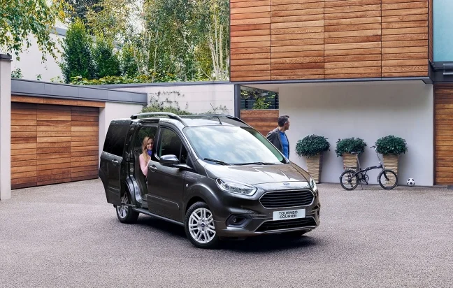 Ford Tourneo Courier Titanium Plus