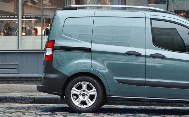 Ford Transit Courier Deluxe