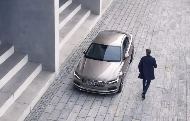 Volvo S90 Plus Bright
