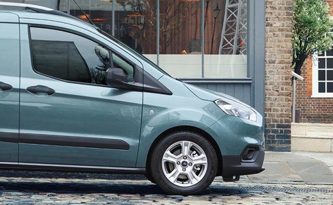 Ford Transit Courier Deluxe