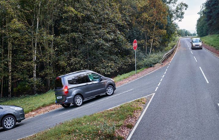 Ford Tourneo Courier Deluxe