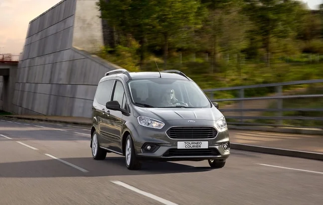 Ford Tourneo Courier Journey Trend