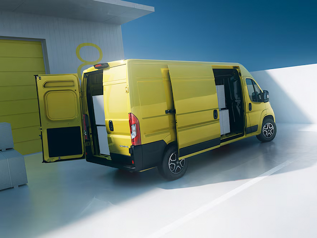 Movano Minibüs